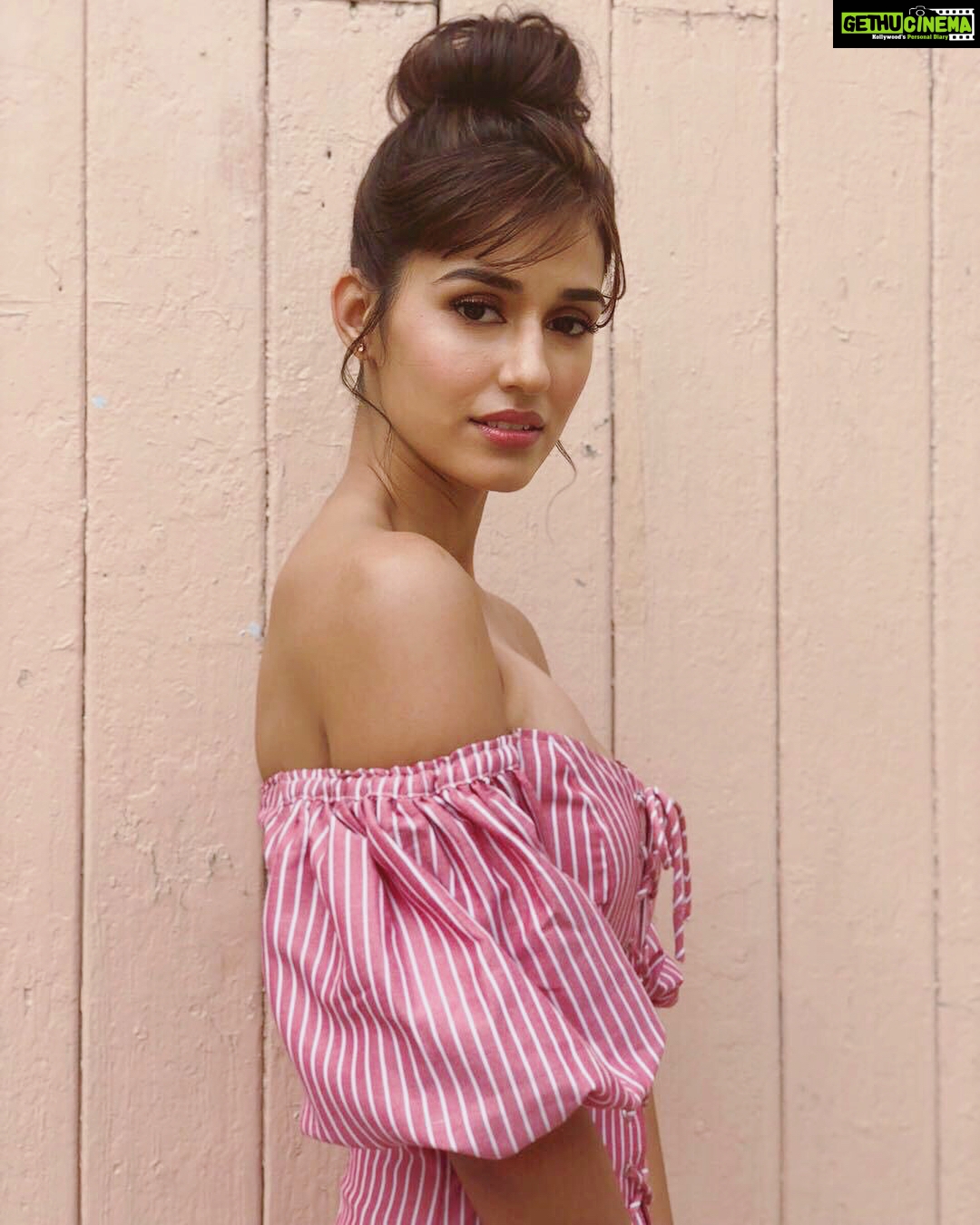 Disha Patani Instagram - 🌸🌸🌸 #baaghi2onmarch30