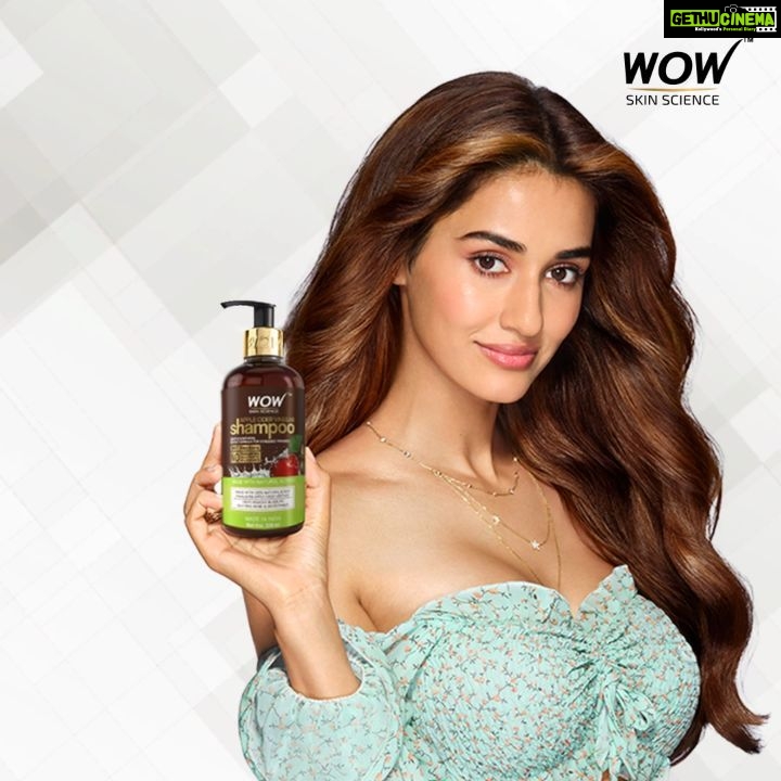 Disha Patani Instagram - I love it when my hair is healthy even in monsoons. all thanks to WOW Skin Science Apple Cider Vinegar Shampoo! It's the reason i have a good hair day every day. The secret to my #WOWHairDays. Grab it now at www.buywow.in! #WOWSkinScienceIndia #PamperWithWOW #NatureInspiredBeauty