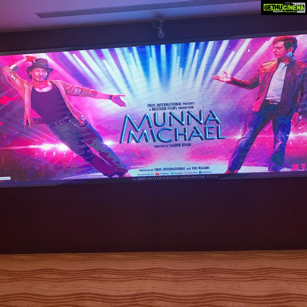 Disha Patani Instagram - #munnamichael what a package!!! 😍😍😍 guys don't forget to watch it today❤️❤️❤️ tiger you are a star🌸🌸🌸