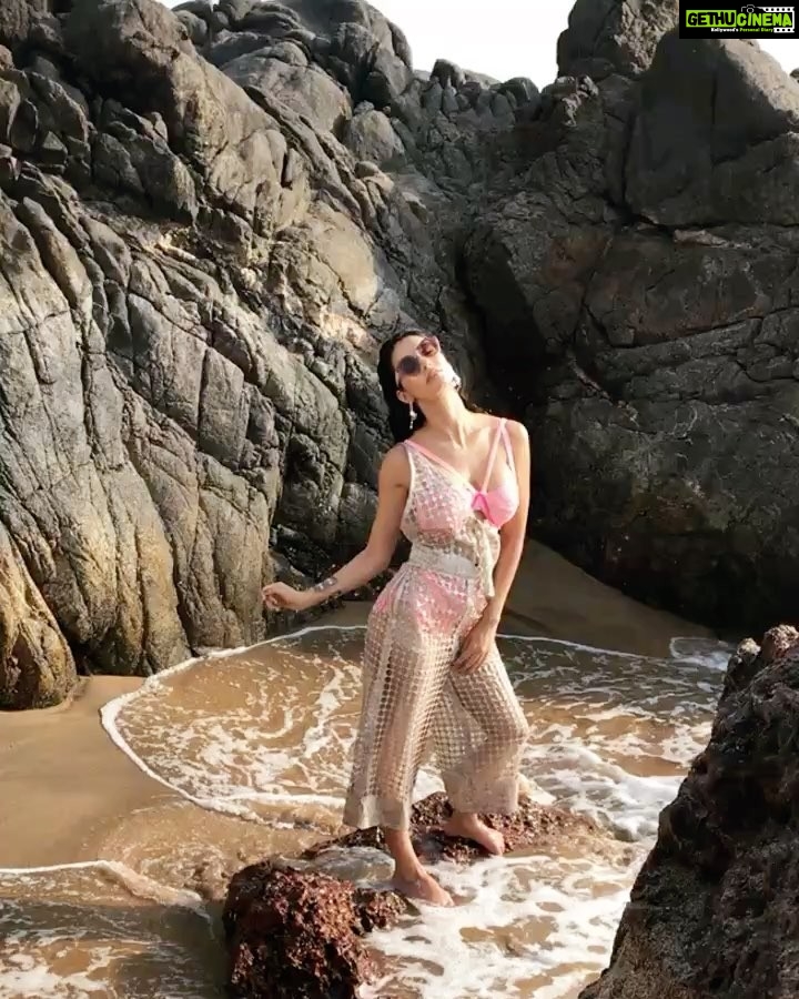 Disha Patani Instagram - Pose pose #divalife 😂😜