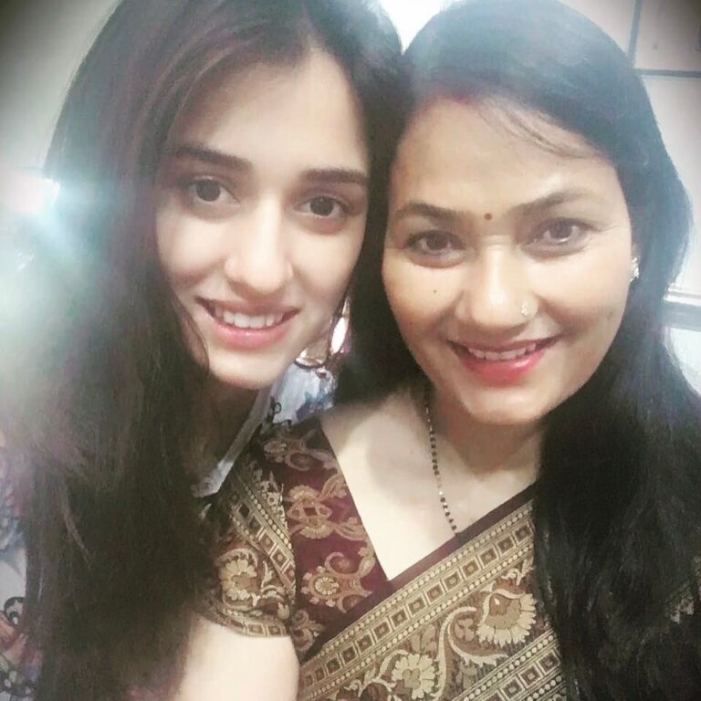 Disha Patani Instagram - Love you mommy! Thank you for loving me unconditionally ❤️