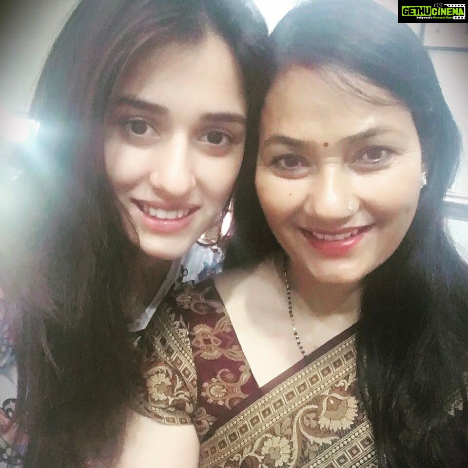 Disha Patani Instagram - Love you mommy! Thank you for loving me unconditionally ❤️"happy Mother's Day"