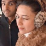 Divyanka Tripathi Instagram - Can't travel? #TravelThrowbackReel banao 😍 #TravelReel #TravelThrowback #divyankatripathidahiya #viralvideo #TrendingReel #couplereels #divek #vivekdahiya