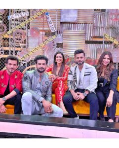 Divyanka Tripathi Instagram - Khatron Ke Khiladi at Dance Deewane set.
Missing our other Khiladis🙃🙂

@colorstv