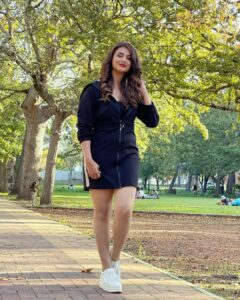 Divyanka Tripathi Instagram - Sunday well-spent...shooting🎥

@justbillibyrashmichhabra
@stylebysaachivj
@vanita_parihar01 @styledbynikinagda

#KKK11 #FearFactor @colorstv