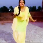 Divyanka Tripathi Instagram - In Patiala, grooving on Song Patiala, wearing suit Patiala! 😉🤘 Only thing missing is Patiala Peg?🤣🙊 #WakhraSwag #Patiala #divyankatripathidahiya