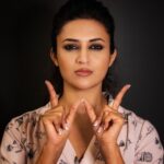 Divyanka Tripathi Instagram - Apraadh ko rokne ka yeh bhi hai ek ilaaj, ghabrao mat aur uthaao apni awaaz. Ek aurat par vaar, ab har aurat ka bhaar. Thaamiye aap bhi humaara haath, aur judiye mere saath #CrimePatrolSatark ki nayi peshkash #WomenAgainstCrime mein, aaj raat 11 baje se, sirf Sony TV par. @SonyTVofficial You support women? Make a W...click a pic and post! Tag #CrimePatrolSatark #WomenAgainstCrime @sonytvofficial @divyankatripathidahiya #JaagJaagNariTu #AagAagNariTu