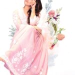 Divyanka Tripathi Instagram - No flower competes with the flower next to it. It just blooms the way it can. 🌸 @inshacreationsnx @anusoru @delightful_wears