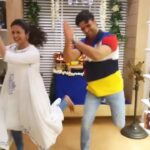 Divyanka Tripathi Instagram - #GanpatiBappaMorya #EcofriendlyGanpati #DiveksFirst #Reelkarofeelkaro #reelitfeelit #trendingvideo #trendingreels #trending #divek #TrendingReel #ViralVideo #divyankatripathidahiya