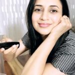 Divyanka Tripathi Instagram – Weekend ka asli maza matlab binge watching #BandishBandits with my all time favourite snacks and cuppa coffee☕

@PrimeVideoIn
#trendingvideo #Reelkarofeelkaro #divyankatripathidahiya