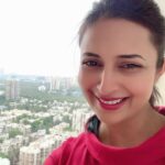 Divyanka Tripathi Instagram - Arz Kiya hai.. Mulahiza farmaiye!😉 #NewAgeShayari #TooteFooteAlfaaz #GehreGehreAhsaas #ChhotiMotiShayari