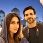 Divyanka Tripathi Instagram – Chaand Mubaraq ho doston! #Sewai #SheerKorma is due. Shall see you post Corona!😀🙏
#EidMubaraq Sheikh Zayed Grand Mosque Abu Dhabi, UAE