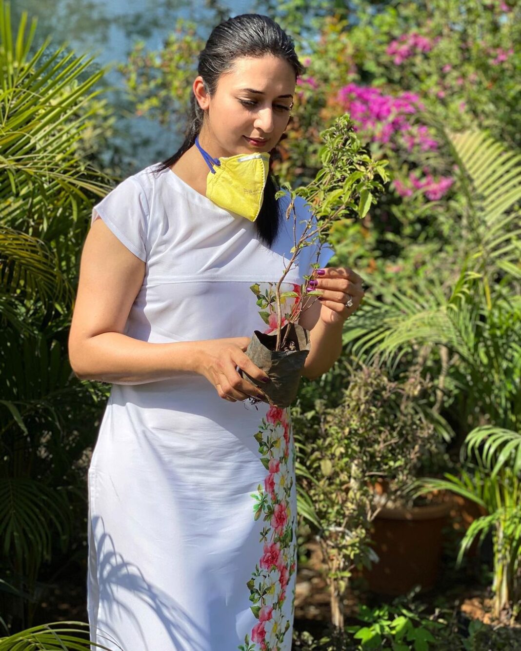 Divyanka Tripathi Instagram - From a lot, picking the ones that you both can relate to, bringing them home carefully and nurturing them... The process of attaining a few bushes and calling them your own can get extremely endearing! #NurtureTheNurturer