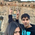 Divyanka Tripathi Instagram - That's Edinburgh castle...and I don't know why we are pointing at it?!🧐 Jus doin #TouristyThings Edinburgh Castle