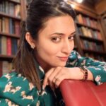 Divyanka Tripathi Instagram – #LibraryLover
@stylingbyvictor #SohailMughal @aquamarine_jewellery @saira_sarwar_makeup