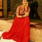 Divyanka Tripathi Instagram -