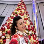 Divyanka Tripathi Instagram - Yet another Christmas post! What to do?! It is so Christmasy this time! 😁