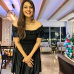 Divyanka Tripathi Instagram – Christmas Eve @ home😍

@styleislandofficial
@stylingbyvictor @sohail__mughal___