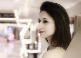 Divyanka Tripathi Instagram -