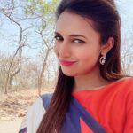 Divyanka Tripathi Instagram – Weather is a state of mind. My smile suggests it’s spring!

#MentalWeather #SummerReady