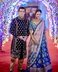 Divyanka Tripathi Instagram - With the bride's doting brother...and a wonderful host.
#ZebaKiShaadi
Outfit @kalkifashion
Jewellery @rimayu07
Styled by @stylingbyvictor
Assisted by @sohailmughal_
#lehengacholi