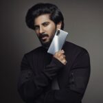 Dulquer Salmaan Instagram - Sleek looks meet Unbeatable Performance It’s time to leap to #5G and #XperienceTheFuture with the #realmeX7 First sale starts at 12 PM, 12th Feb @realmeindia 📸 #thatbeardowithalenso @shanishaki