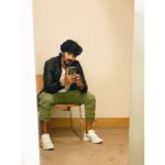 Dulquer Salmaan Instagram – Are mirror-fies a thing ? 
#actingcool #periyapista #clotheshorse #sneakerhead #gottastaycool #daddynow #needtokeepupwiththekids