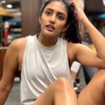 Eesha Rebba Instagram - ‘Workout and pose’ is what we believe in 🙈🐷🤓 📸: @shivani_rajashekar1 💓