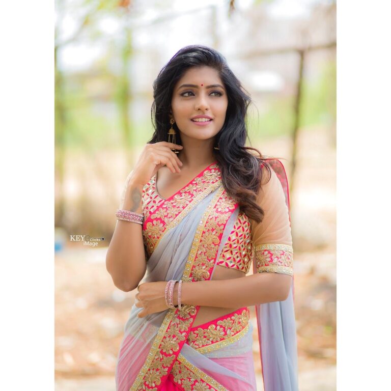Eesha Rebba Instagram - Couldn’t be better✨ Thnx for the lovely pictures @chinthuu1132 📸😁