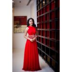 Eesha Rebba Instagram - @ Zeeapsara Awards. Wearing this beautiful outfit by @mrunaliniraodesign💃🏻 Accessories: @suhanipittie. Styled by : @nithishasriram😍 Pic by : @shravan_chaitanya @teamclickoholic 😊. #ZeeApsaraAwards2018