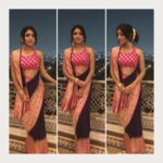 Eesha Rebba Instagram - #tajfalaknumapalace @teach_for_change thank u for making me part of this beautiful journey . #educateachild #chaitanya your n inspiration to everyone. Loved my #benarasisaree @gubbarajyalakshmi😍. Styled by @officialanahita 😍