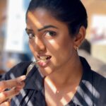 Eesha Rebba Instagram – Good food is good Mood☺️🍕🍟🍔

Agree ?? 😬

📸 by cutie @shivathmikar ❤️