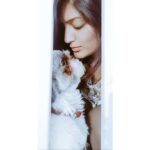 Eesha Rebba Instagram - Pictureperfect😘😗 #petlover #kissies #loveofmylife❤️ #muah #doggie