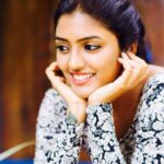 Eesha Rebba Instagram - Good Evening Lovelies 😍😘 #instagrammer #dreamer #achiever #eesharebba #tollywoodactress #actress #yourseesha #darshakudu #amithumi #photography #smile #eesha #insta_celebrities_official