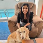 Eesha Rebba Instagram - Met this handsome Goldie 🐕 Love at first sight ♥️ #eesharebba #doglover
