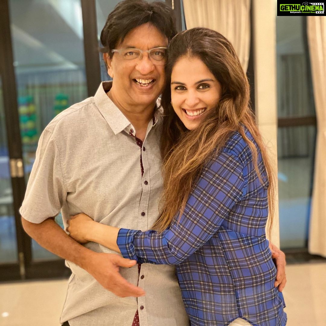 Genelia D'Souza Instagram - Dear Pops, Every year on your birthday, I think that I haven’t thanked you enough for all you have done for me.. The beauty of life is that you didn’t have to teach us.. You just just lived and I watched you do it and I learnt and that for me was the best education, to learn from the most amazing man.. You are literally my Hero in ordinary clothes with SuperHero powers.. I love you to the moon and back Happy Birthday Pops❤️