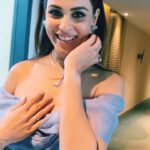 Genelia D’Souza Instagram – Every 2 mins of Glamour,
has hours of work out into it – 

Not just by you but by the team who believes they can make you sparkle
– TrueStory