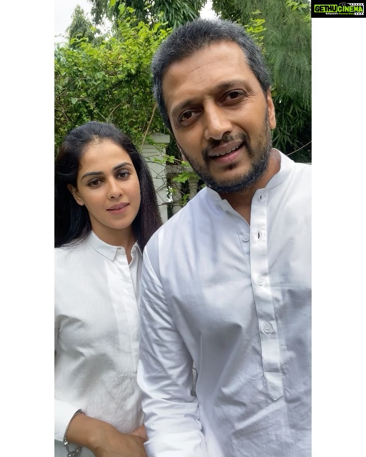 Genelia D'Souza Instagram - @riteishd and me have been thinking about it for a long time but unfortunately didn’t get down to doing it. Today on Doctor’s Day we pledge to donate our organs. We want to thank Dr Nozer Sherier and FOGSI for inspiring us. The greatest gift you can give someone is ‘The gift of life’. .We urge you all to take a part in this initiate and pledge to save lives, pledge to donate your organs.