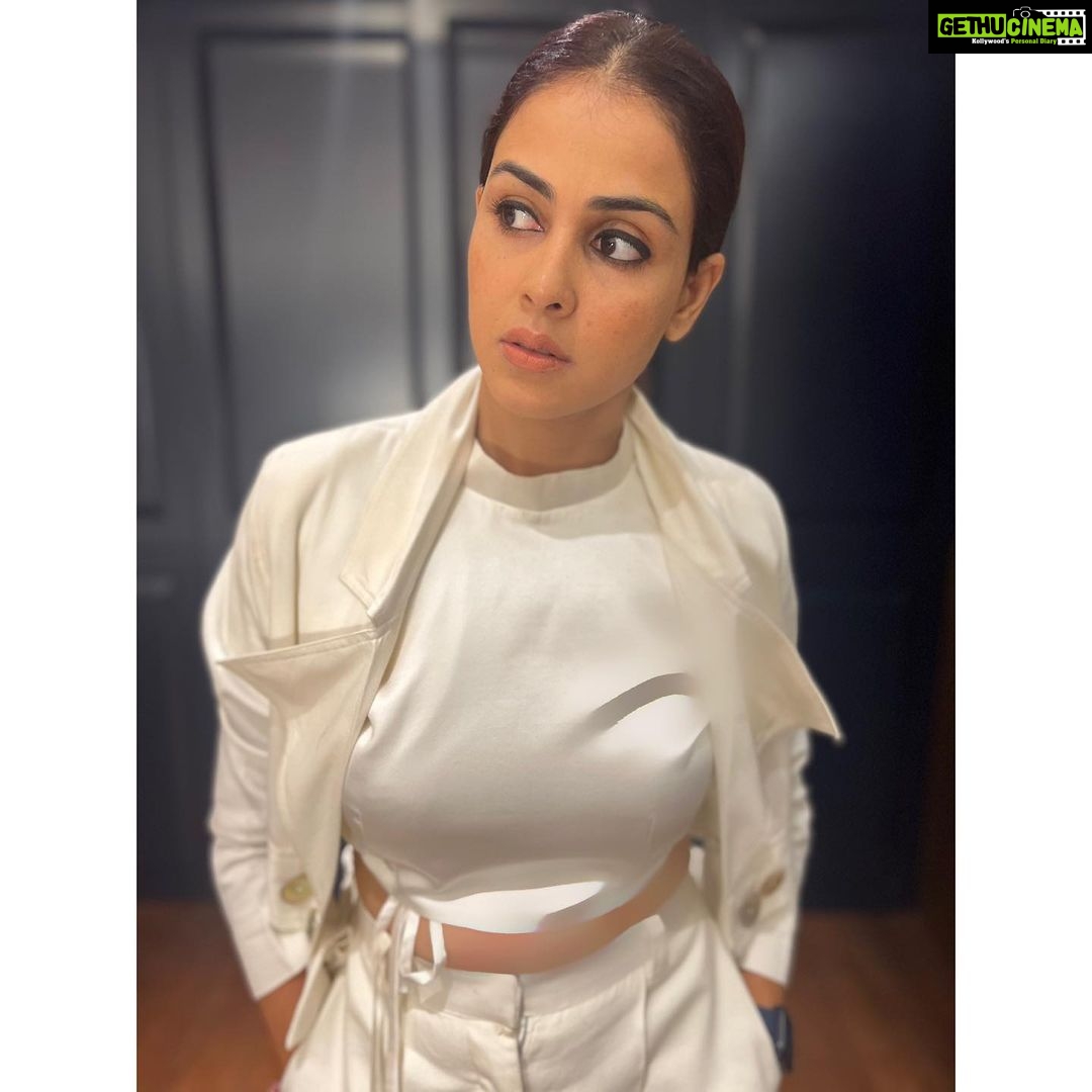 Genelia D'Souza Instagram - Life won’t sparkle unless you do 💚