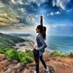 Genelia D'Souza Instagram - On top of the world... 📷- @riteishd Vagator Beach, Goa