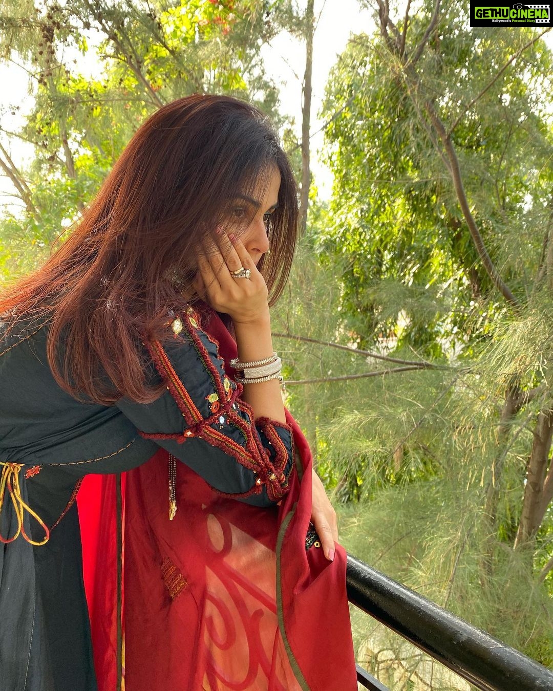 Genelia D'Souza Instagram - If I have to see Magic, it has to be in #babalgaon❤️❤️❤️. #lifeinavillage #Latur #Family