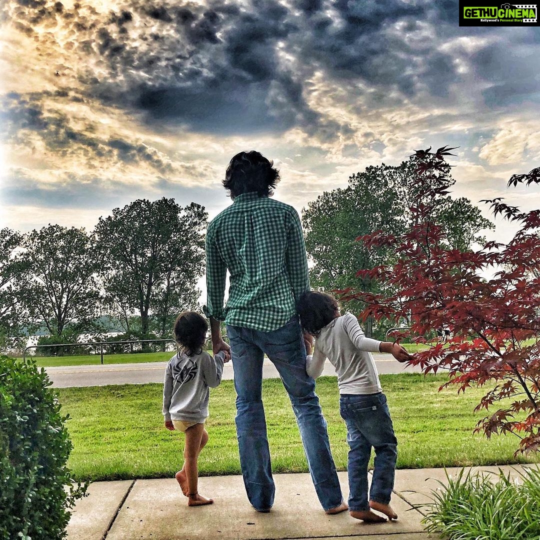 Genelia D'Souza Instagram - I’ve known you through various phases of life but the role I love the most is you as a Dad.. I look at our children adoring you and I can only understand why they do.. I sometimes think I have to learn to be a better parent from you because you are all that more @riteishd .. The Boys are blessed to have you... #HappyFatherDay ❤️❤️❤️❤️