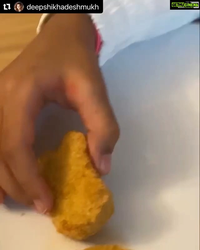 Genelia D'Souza Instagram - Thank my Darling little Divoo.. You are the best ever.. @imaginemeats nuggets are specially for you.. Diviyaana’s Imaginemeats nuggets 💚 #happykids #happyparents #Repost @deepshikhadeshmukh with @make_repost ・・・ Chomping away !! Make way for the healthiest & yummmiest Vegan nuggets in the world by @imaginemeats .The best birthday snack healthy ,full of protein and packed with nutrition !!! @geneliad @riteishd Diviyanaa wants a whole truck load of nuggets only for herself - On her menu everyday #AddictedToImagineMeats #VeganNuggets #YummyInMyTummy