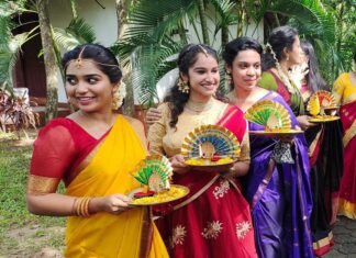 Gouri G Kishan Instagram - A whole lot of laughter, love, fun, catch ups, great company, a few happy tears and a lot of posing for photographs = Wedding Szn What’s not to love? 💁🏻‍♀️ Allapey,Kerala