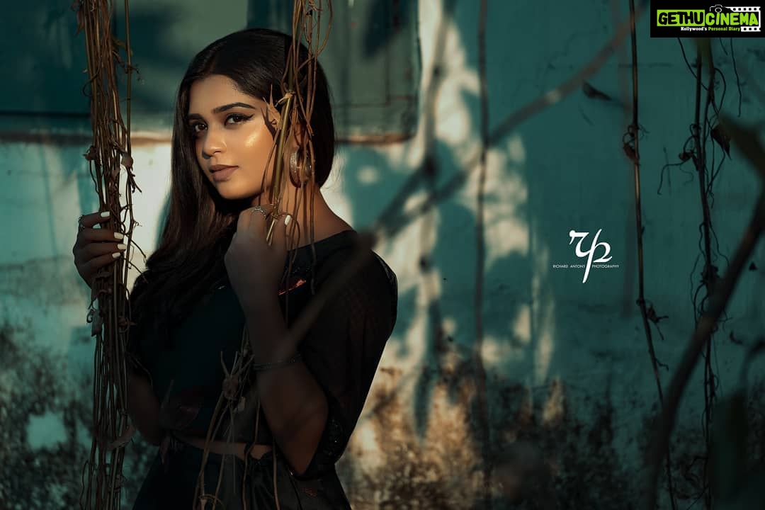 Gouri G Kishan Instagram - A work in progress, sometimes as beautiful as a masterpiece. 📸 - @richard_antony_ MUA - @ashna_aash_ Ensemble - @fatiz_bridal_emporio Fort Kochi