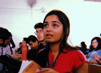 Gouri G Kishan Instagram - how I think I look in class ~ how I actually look in class ~ but isn't everything a facade anyway? 🌚
