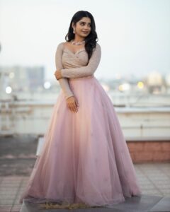 Gouri G Kishan Instagram - For @behindwoodsofficial Gold Icons Awards night. 

@sameenasofficial • @bharanikumar_ @aaranyarentaljewellery • @stylingbysamiha • @makeupby_kiruthiga• @keerthana_0305