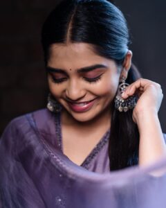 Gouri G Kishan Instagram - Monochromes 🕊

Styled by @shruthimanjari 
HMAU by @mag_makeovers 
Couture by @rhuaofficial 
Earrings by @sangeetaboochra 
Photography by @nirveshmadhav