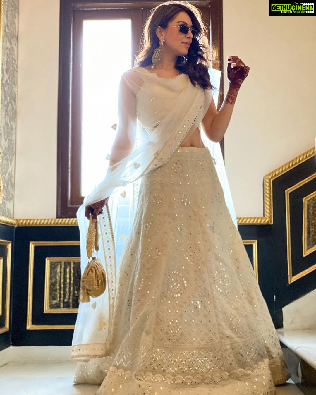 Hansika Motwani Instagram - Day 2 🤍 #prashantkimuskaan ♥️ #brotherswedding Royal Retreat