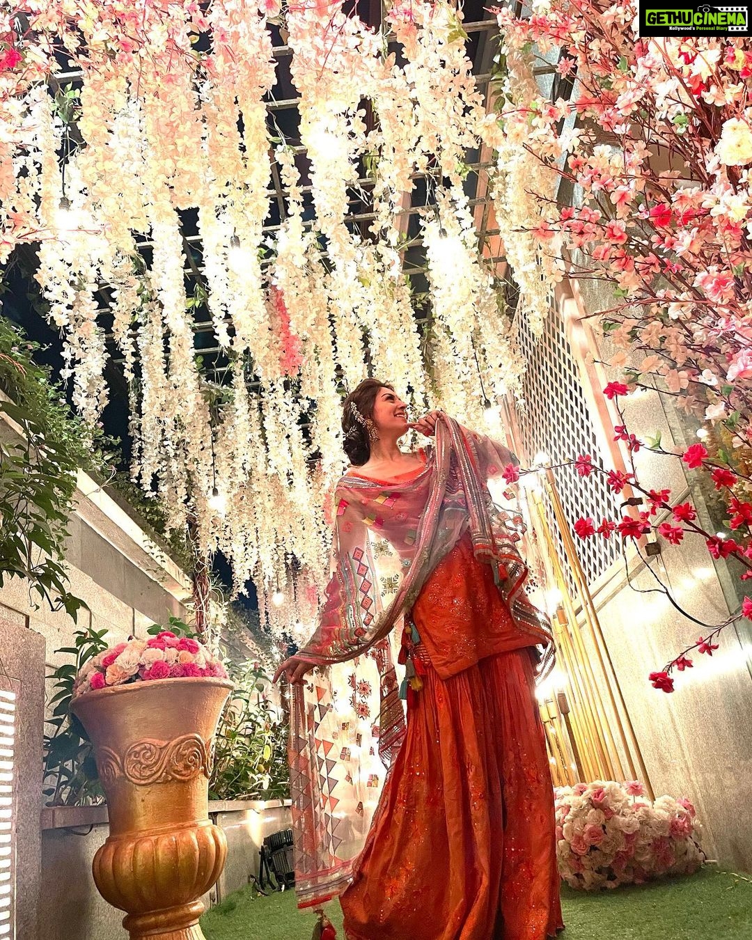 Hansika Motwani Instagram - Let the celebration begin 🧡 Day 1 #prashantkimuskaan #brotherswedding • • • @sukritiandaakritiofficial @azotiique @dipublicrelations @artistpoonamsolanki